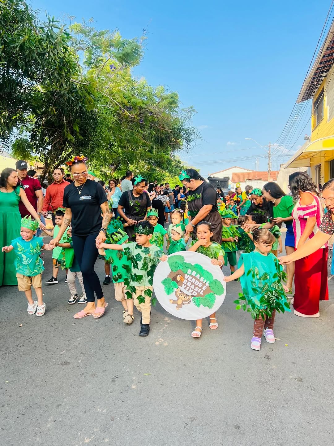 Fotografia de grupo em evento comemorativo - Imagem 106